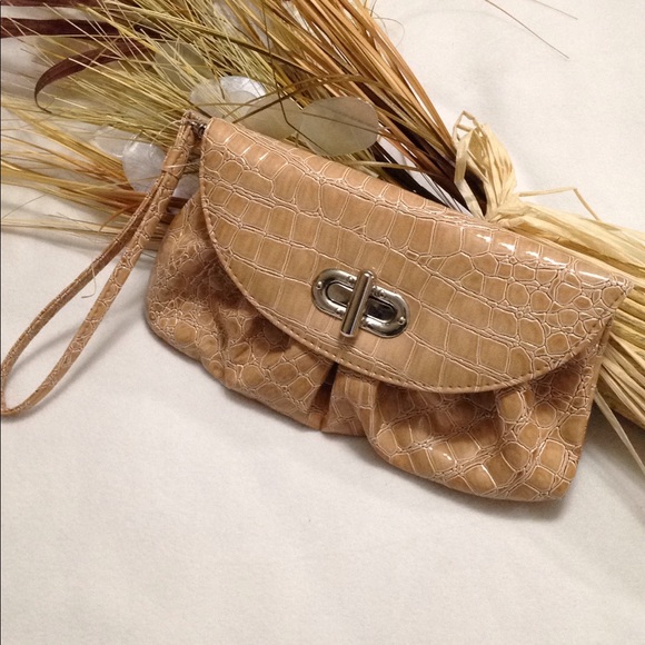 NEW Clutch Purse Wristlet Reptile Tan Toggle Flap Polka Dot Lined Mainstreet MSC - Picture 5 of 8